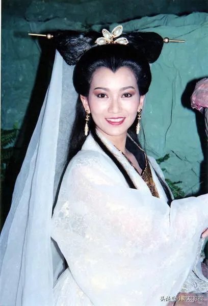 《新白娘子传奇》同样是蛇修炼而成,为何胡媚娘、白素贞容貌相差如此之大?