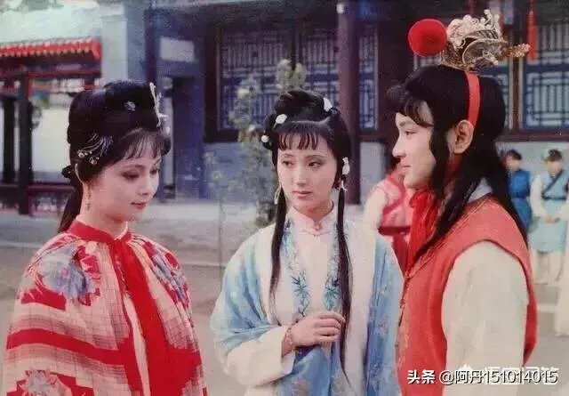 87版《红楼梦》,新版《红楼梦》和小戏骨版《红楼梦》,你喜欢哪一部?