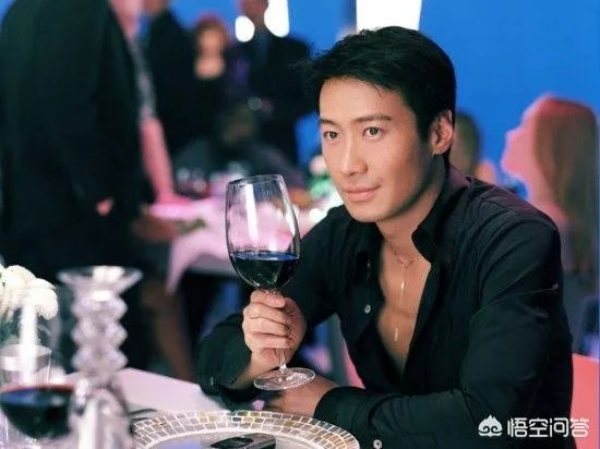 如何看待黎明在社交媒体大方宣布当爸喜讯之事？