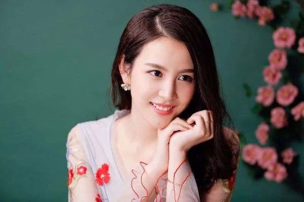 小卖部老板撞脸马云,长得像名人是福还是祸?