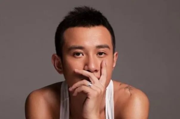 姚笛所保留的与文章合影称“嫁人就应该嫁这样的”,她想表达些什么?