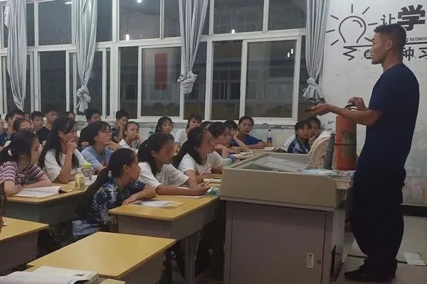 如何评价2019年央视《开学第一课》?