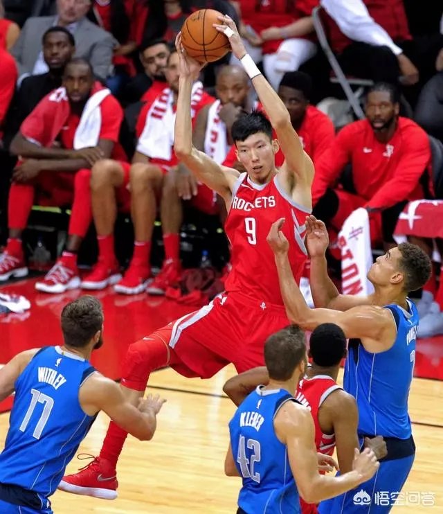 周琦在NBA季后赛进入轮转,周琦这是要崛起了吗?