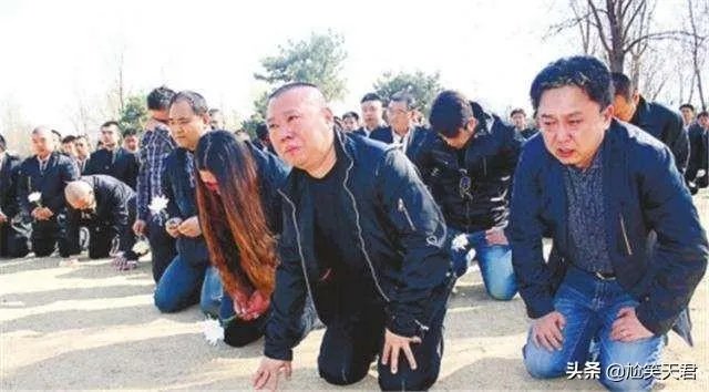 郭德纲拜师侯耀文先生十五周年纪念演出,石富宽、侯震、杨进明等悉数参加,你怎么评价?