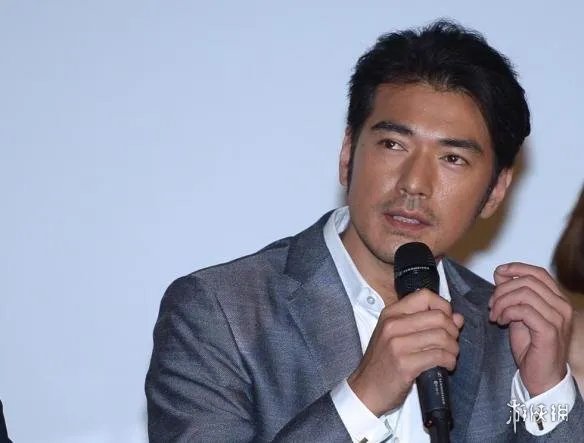 全球最帅10大男明星 男人看到掰弯女人看了羞涩!