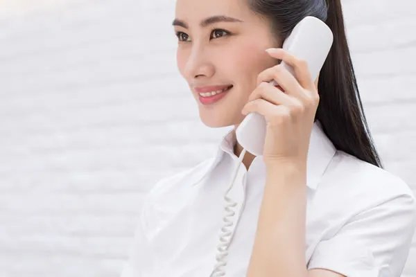 电信移动联通客服电话是多少 电信客服电话人工服务怎么打