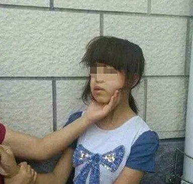 女生打呼噜遭群殴学校怎么处理的?