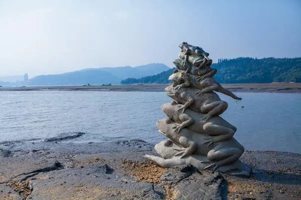日月潭见底,“蔡氏”石碑现身,如此干旱天气会持续多久?