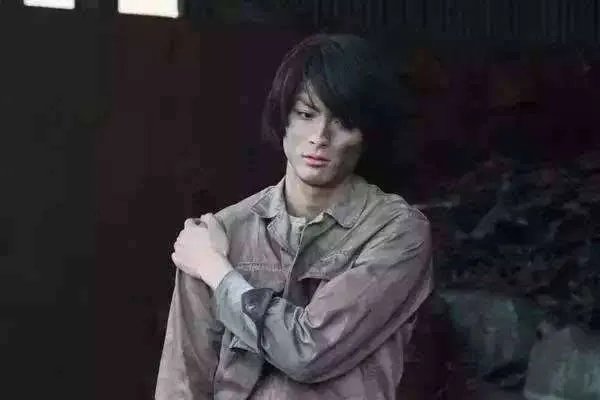 如何评论渡边圭祐出演周杰伦新歌《说好不哭》MV的男主角?