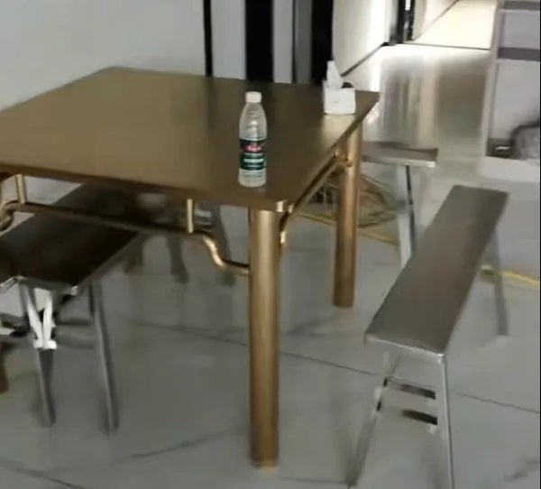 衢州一男子用不锈钢硬核装修全屋,这样的装修你会心动吗?