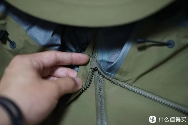 始祖鸟冲锋衣怎么样