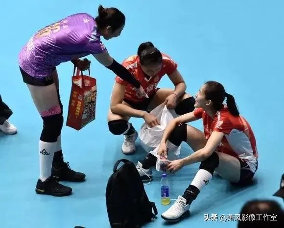 天津女排在确定小组第一的情况下为什么还拼命3比2拿下江苏?