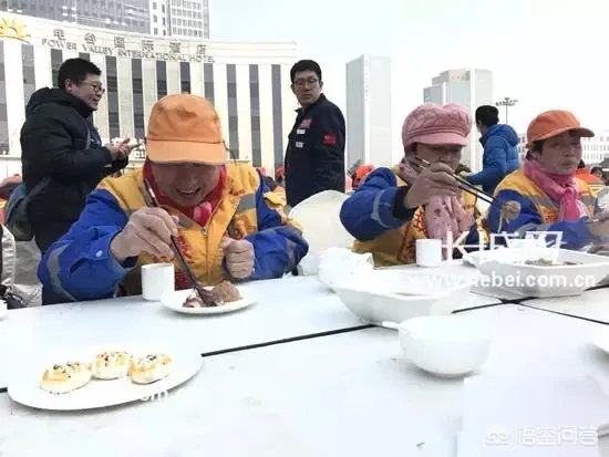 你如何看待保定英利邀300余位环卫工作者共度元宵佳节?