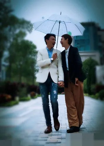 张晋晒帅气自拍照爱妻抢镜  模范夫妻合体秀恩爱
