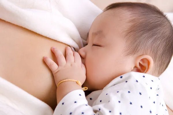 母乳喂养周：新冠疫情下该如何进行母乳喂养？