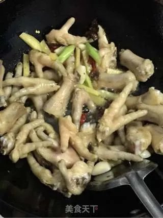 红烧鸡爪