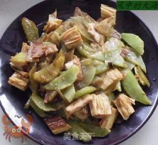 腐竹莴荀炒肉