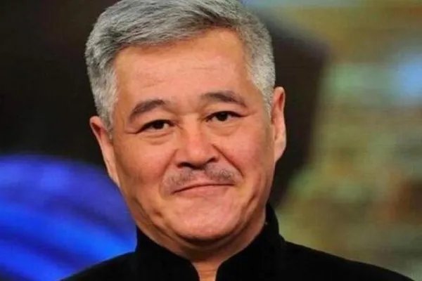 赵本山为什么被封杀?赵本山怎么了得罪谁了?赵本山死了吗