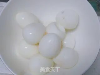 鹌鹑蛋红烧肉