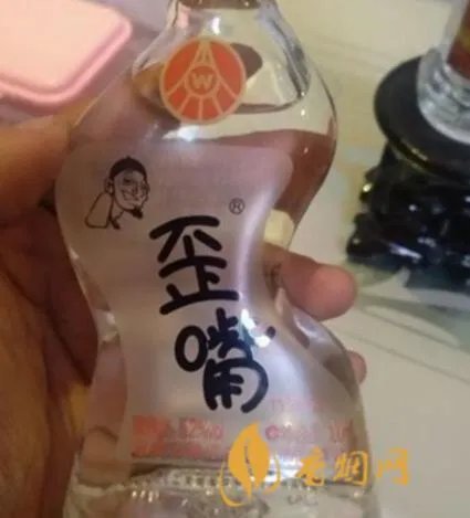 喝完一瓶歪嘴什么感觉？真相揭秘！