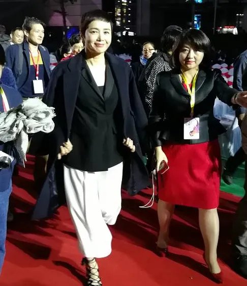 蒋雯丽老公是谁?婚姻幸福吗?