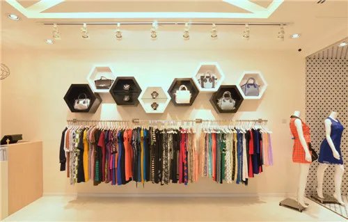 小型服装店室内装修效果图 2017服装店设计图片