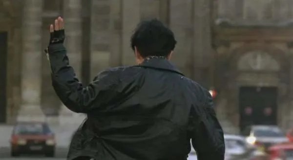 张国荣背影挥手图片