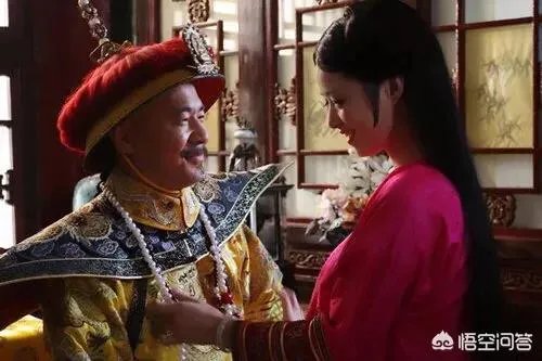 《甄嬛传》里,华妃怀孕的时候,雍正还不是皇上,那他为什么不让华妃有孩子?