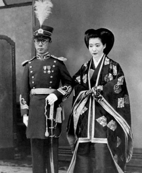 为什么说嵯峨浩一位中国人值得尊重的日本女性?原因是什么?