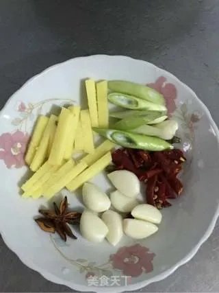 红烧鸡爪