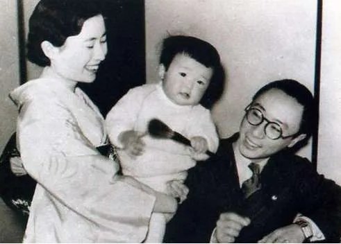 为什么说嵯峨浩一位中国人值得尊重的日本女性?原因是什么?