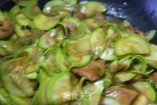 西葫芦炒肉
