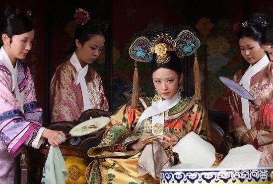 《甄嬛传》里,华妃怀孕的时候,雍正还不是皇上,那他为什么不让华妃有孩子?