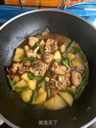 土豆炖鸡块