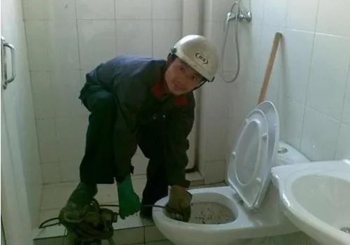 马桶堵住怎么办 6种方法让马桶畅通无堵