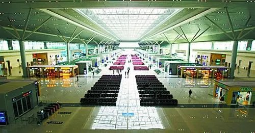 家长掩护孩子坐飞机逃票,全机乘客重新安检,你怎么看?