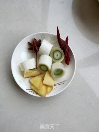 土豆炖鸡块