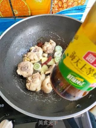 土豆炖鸡块