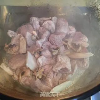 墨鱼干煲瘦肉