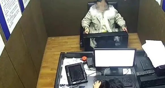 女子要求加号遭拒,将医生赶出诊室,最终的处理结果如何?