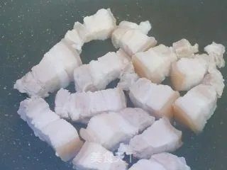 鹌鹑蛋红烧肉
