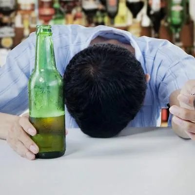 喝酒脸红是怎么回事