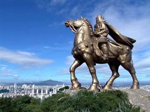 中国的海边城市都哪些？比较著名的海边城市又有哪些？