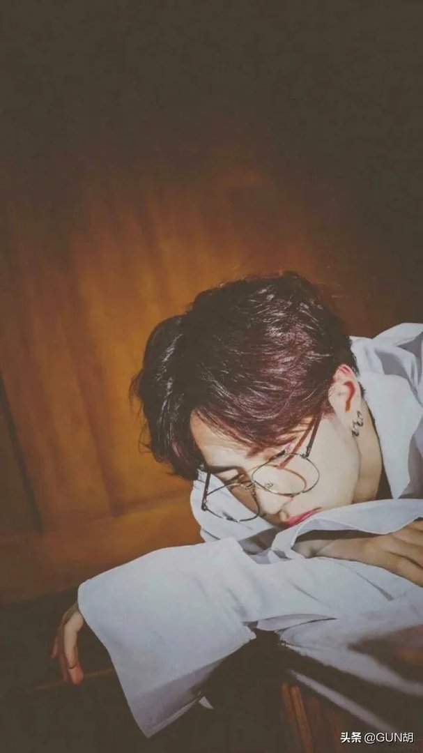 大家有肖战、王一博的壁纸吗,分享一下