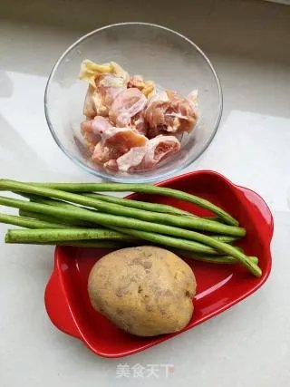 土豆炖鸡块