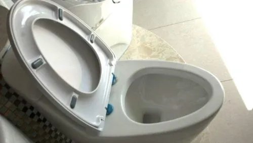 马桶刷不干净怎么办