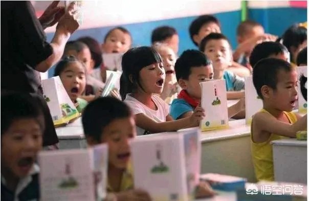 孩子马上上一年级了，送去好点封闭式学校住宿，还是去普通的不住宿学校好呢？为什么？