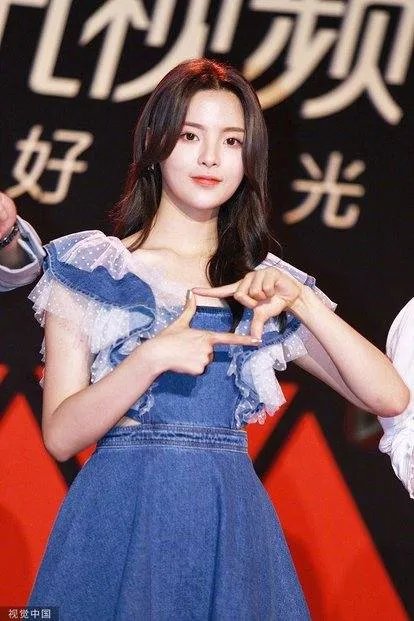 杨超越和yamy互怼真的太好笑了，你会经常怼你的好闺蜜吗？