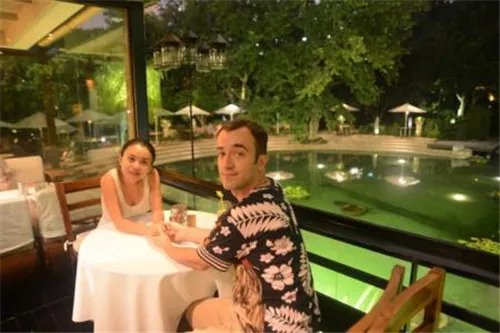 一周年结婚纪念日怎么过 给老婆一个浪漫的纪念日