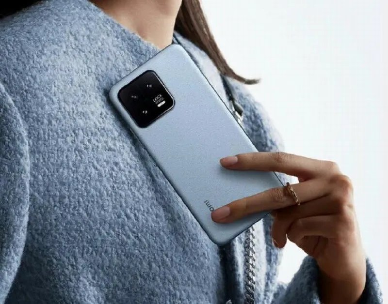 雷军回应对标iPhone被笑话：有机会全面超越苹果